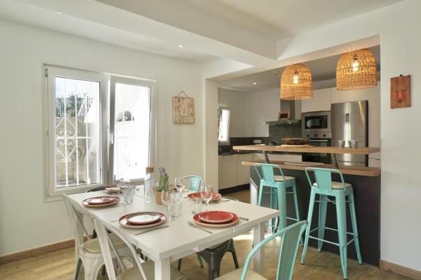 6 bed villas in Moraira