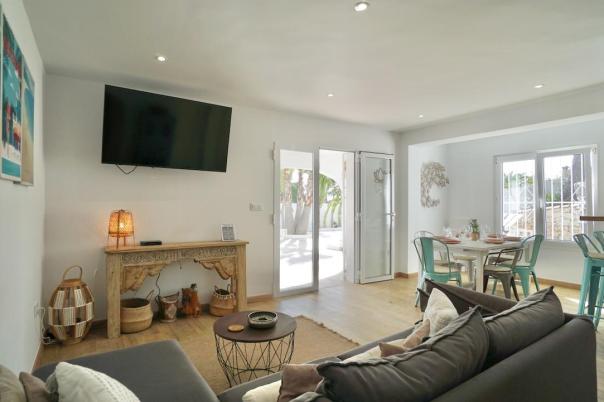 6 bed villas in Moraira