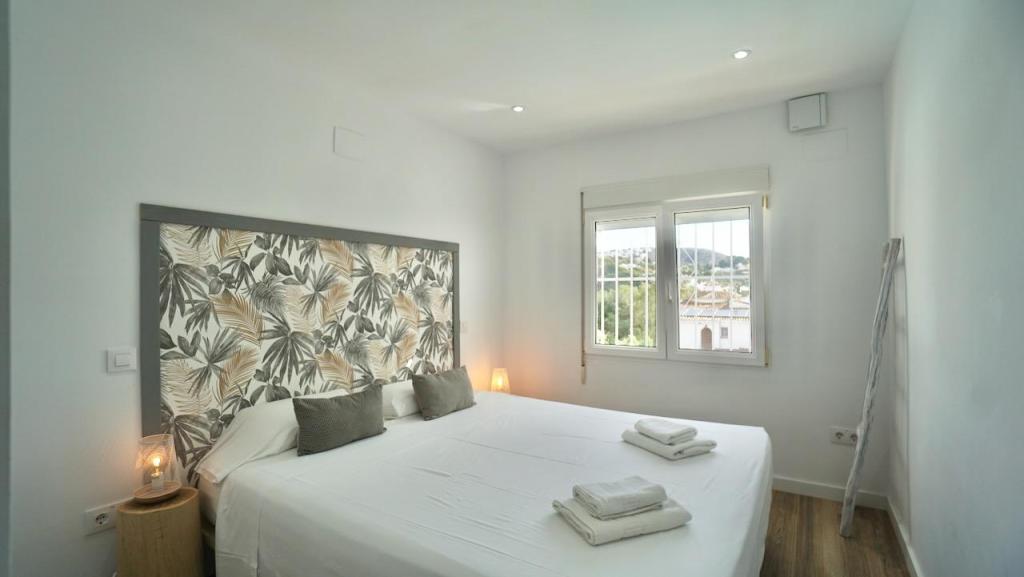 6 bed villas in Moraira