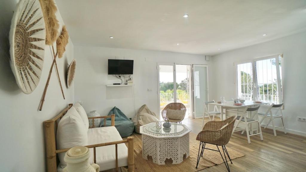6 bed villas in Moraira