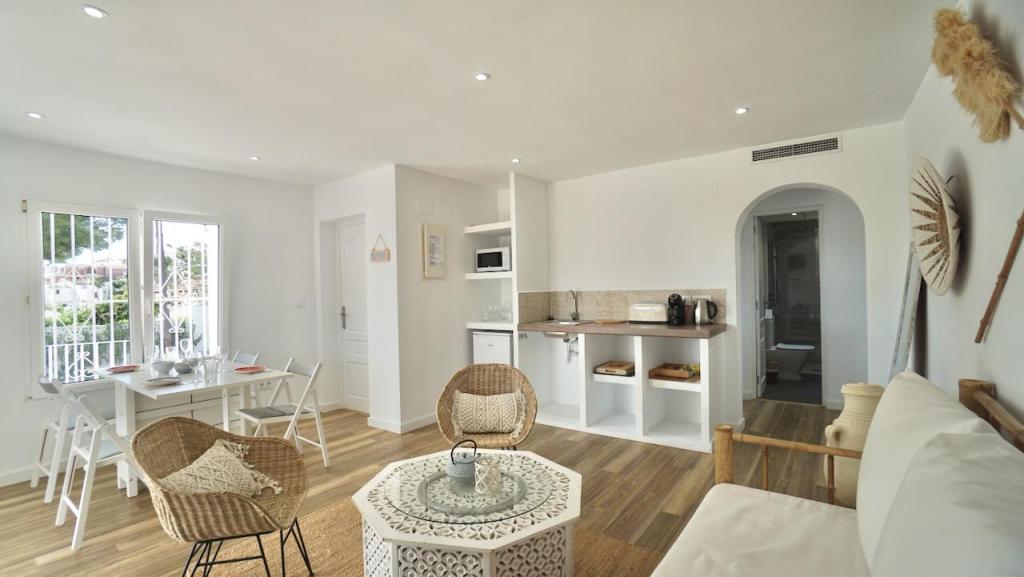 6 bed villas in Moraira