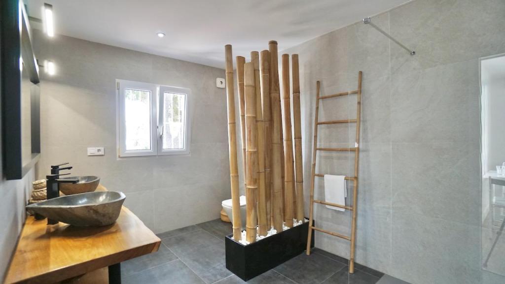 6 bed villas in Moraira