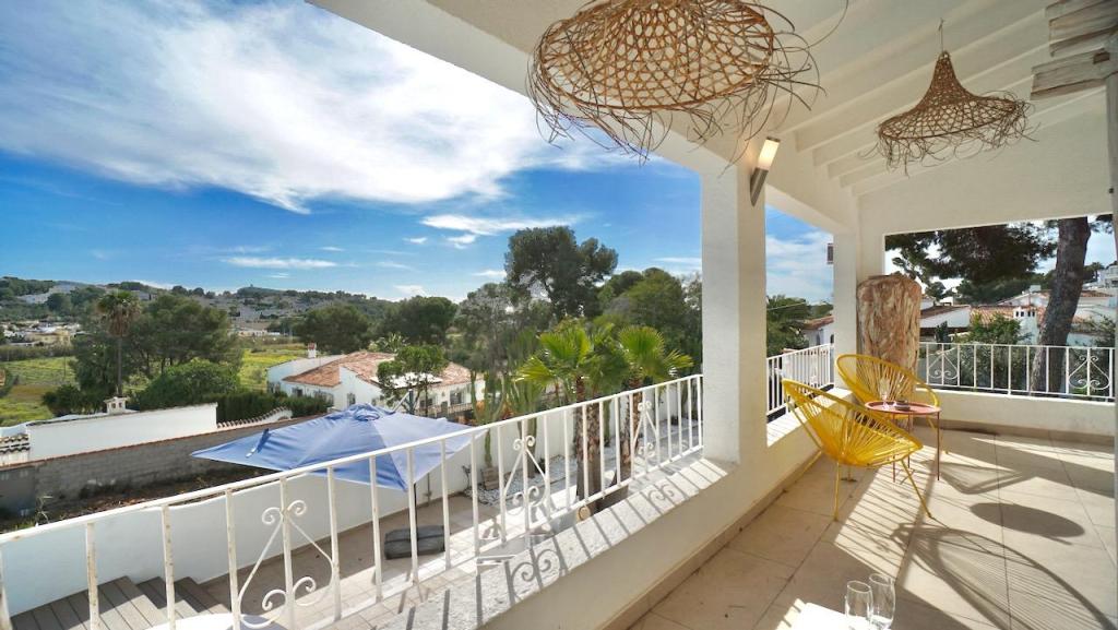 6 bed villas in Moraira