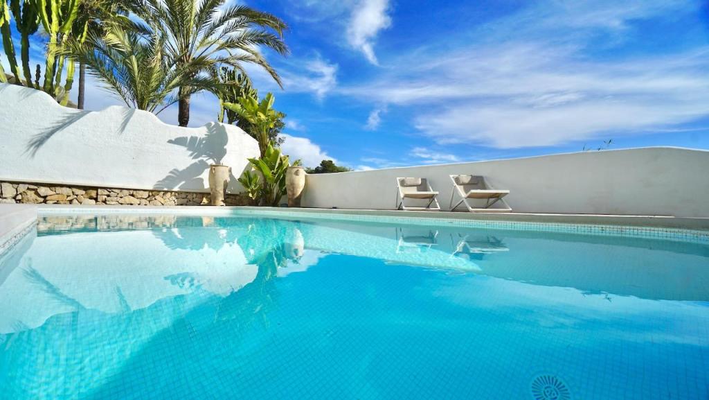 6 bed villas in Moraira
