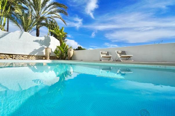 6 bed villas in Moraira