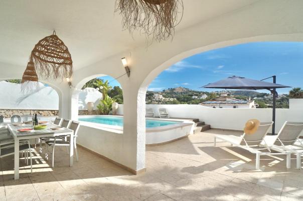 6 bed villas in Moraira