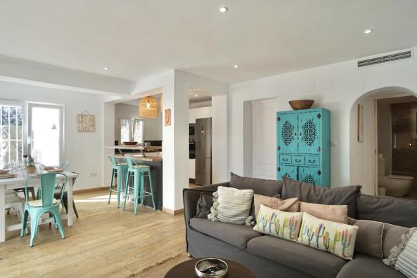 6 bed villas in Moraira