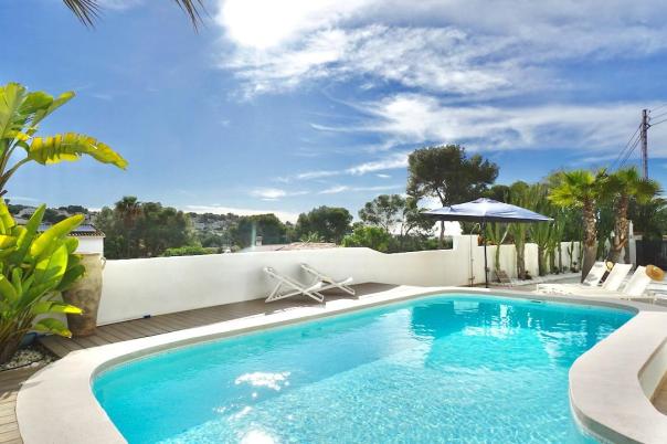 6 bed villas in Moraira