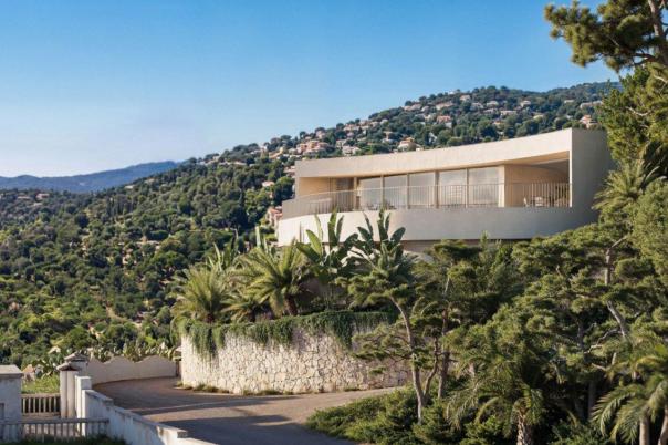 5 bed villas in Moraira