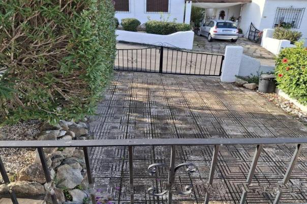 2 bed bungalow in Moraira