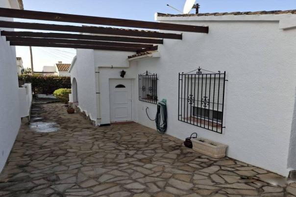 2 bed bungalow in Moraira