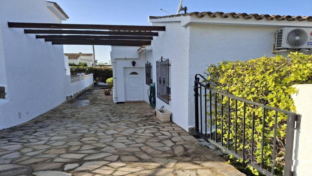 2 bed bungalow in Moraira