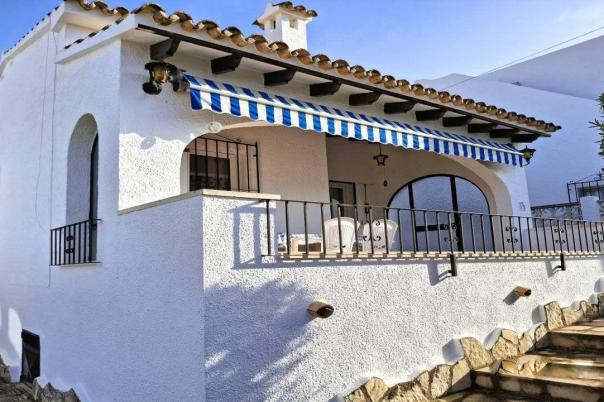 2 bed bungalow in Moraira