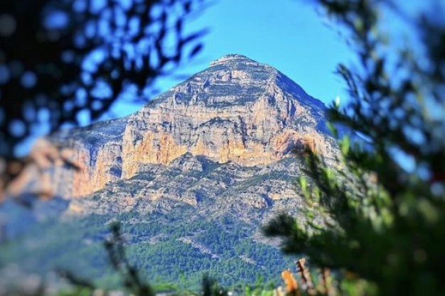 Guide to Javea Walks: Cova del Montgo/Cova Ampla