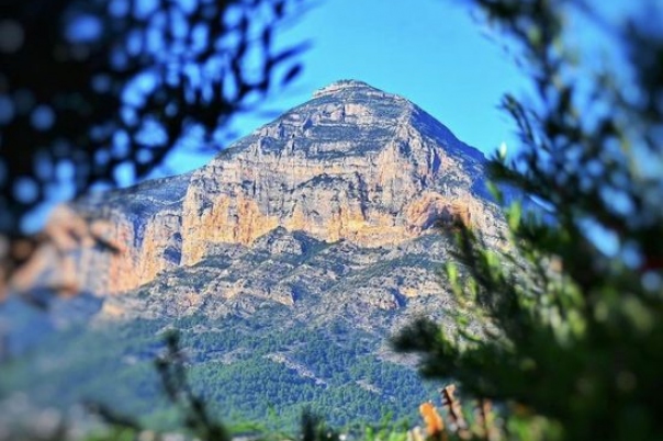 Guide to Javea Walks: Cova del Montgo/Cova Ampla