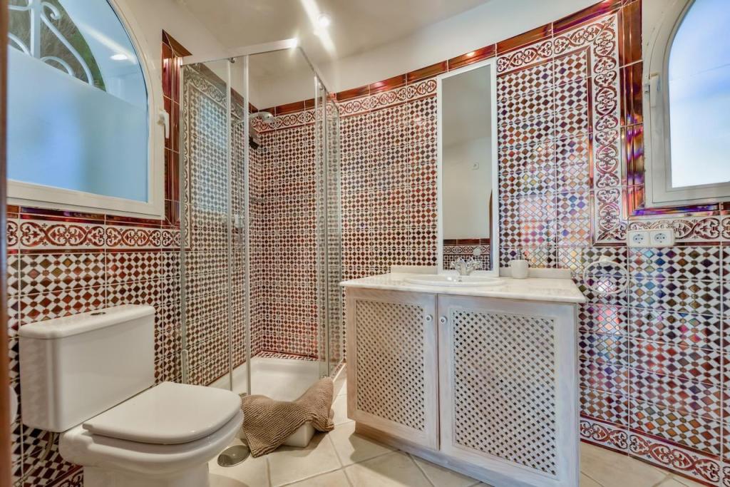 8 bed villas in Altea