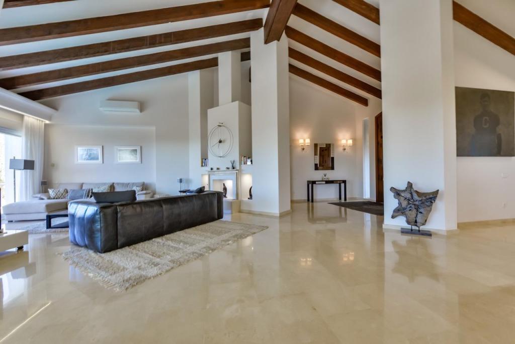 8 bed villas in Altea
