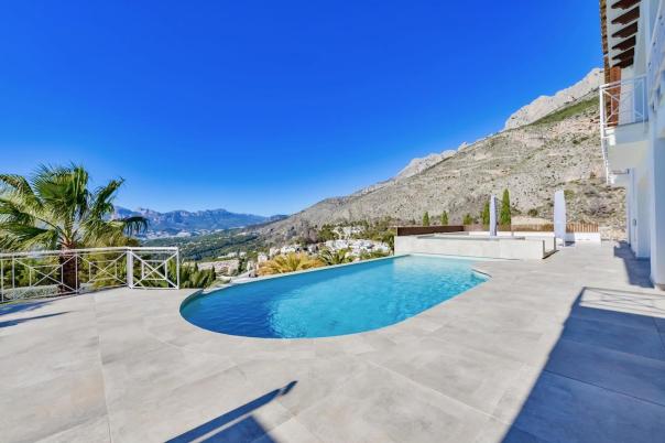 8 bed villas in Altea
