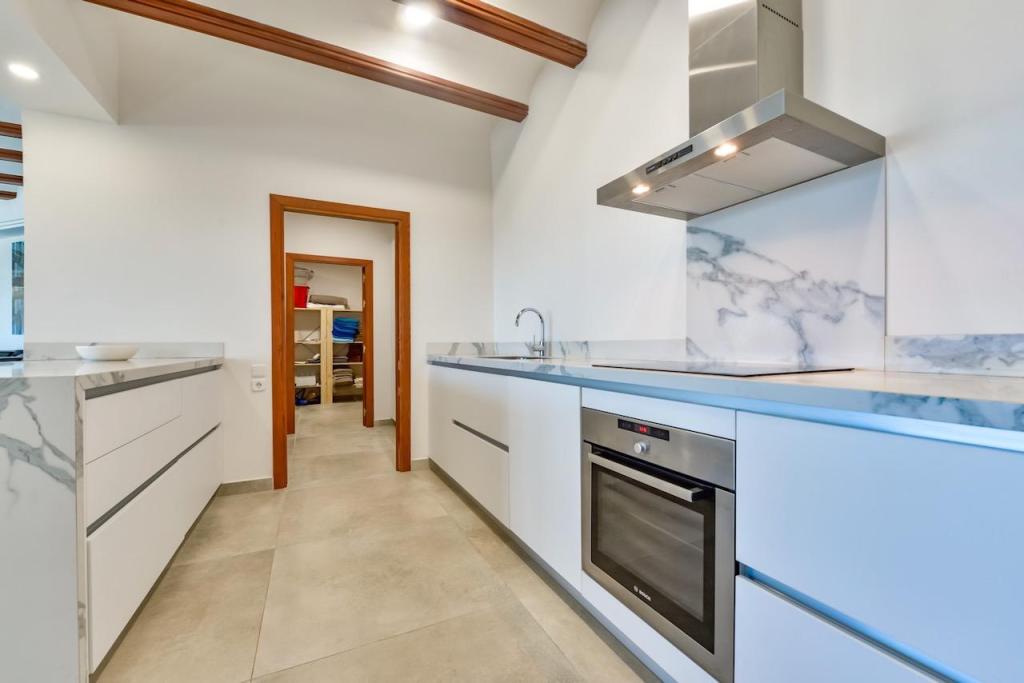8 bed villas in Altea