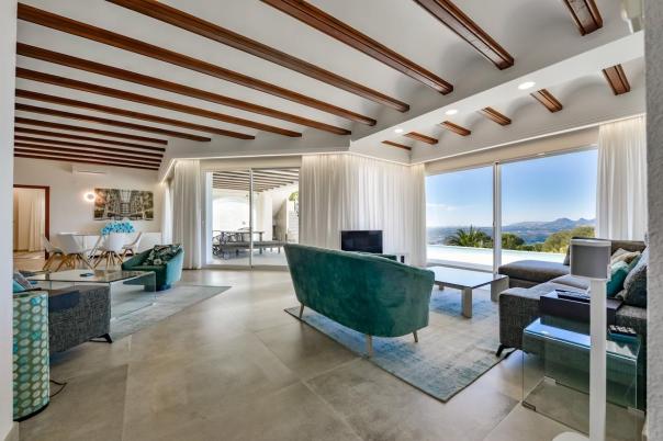 8 bed villas in Altea
