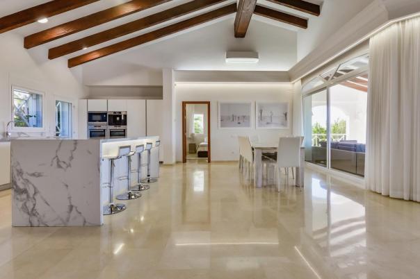 8 bed villas in Altea