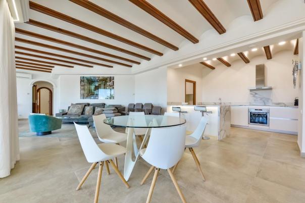 8 bed villas in Altea