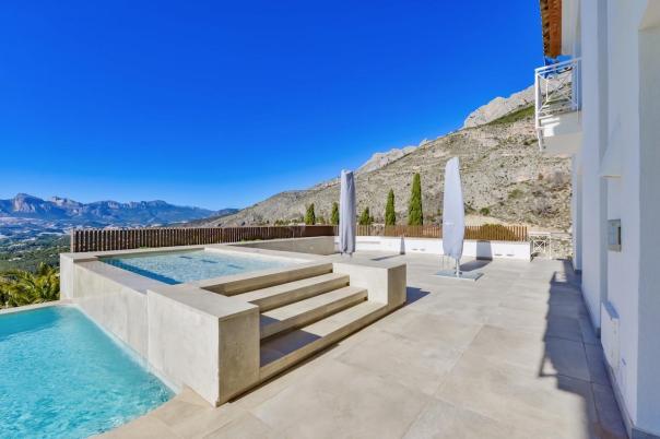 8 bed villas in Altea
