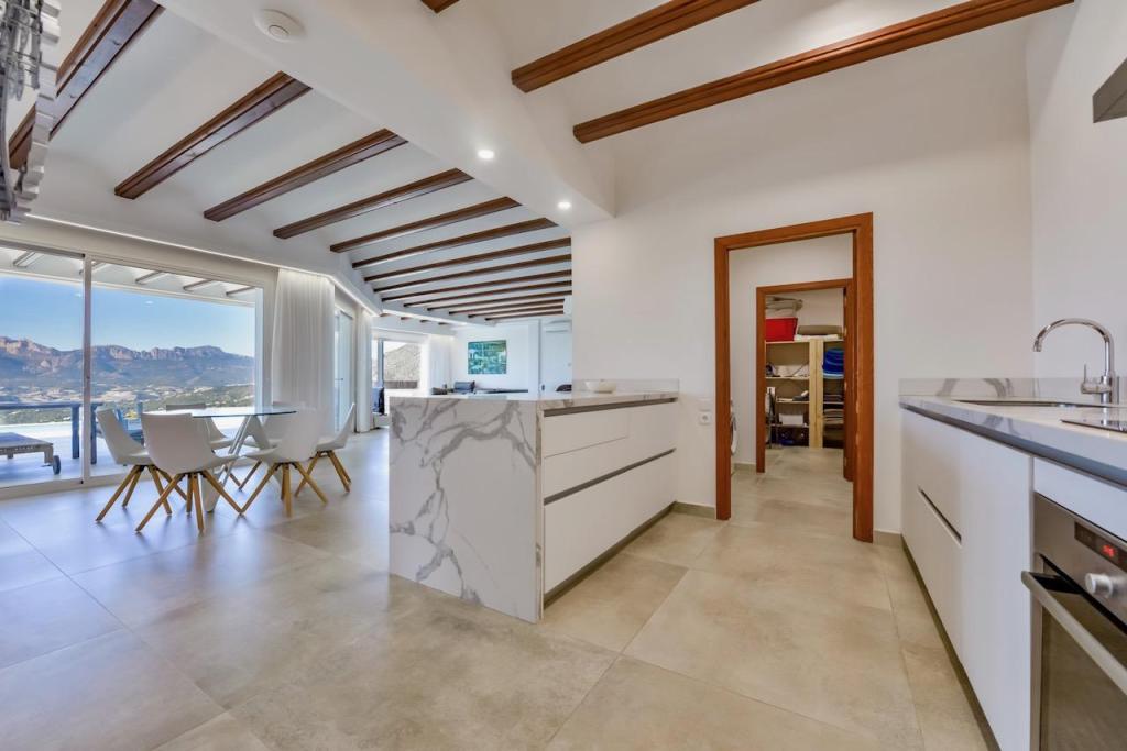 8 bed villas in Altea