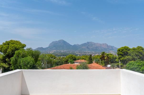 4 bed villa in Albir