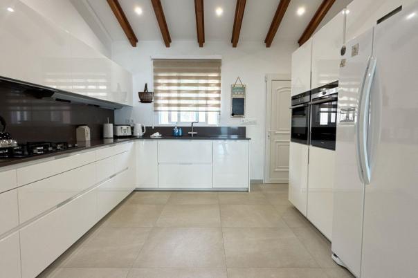 5 bed villa in Moraira