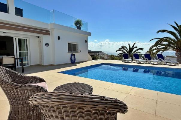 5 bed villa in Moraira