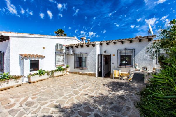 2 bed bungalow in Moraira