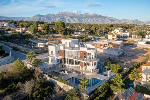 7 bed villa in Alfaz del Pi