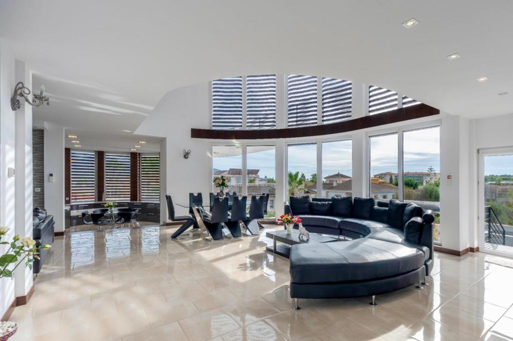 7 bed villa in Alfaz del Pi