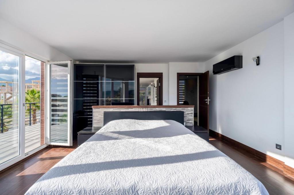 7 bed villa in Alfaz del Pi