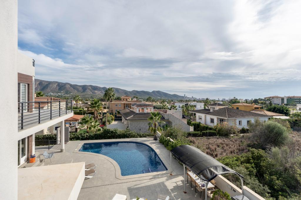 7 bed villa in Alfaz del Pi