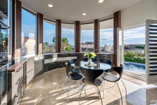 7 bed villa in Alfaz del Pi