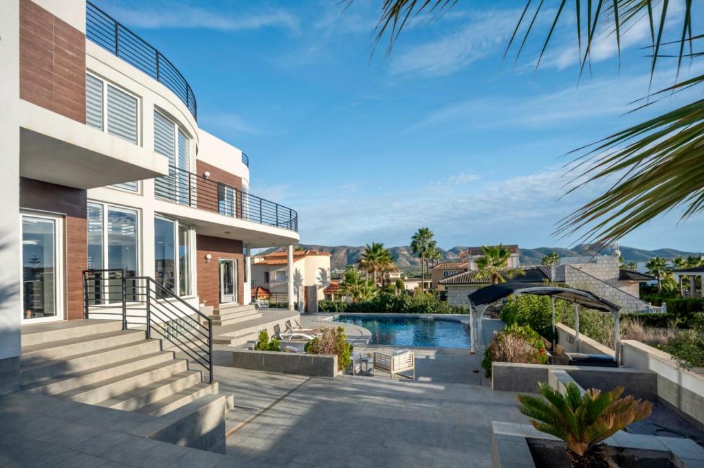 7 bed villa in Alfaz del Pi