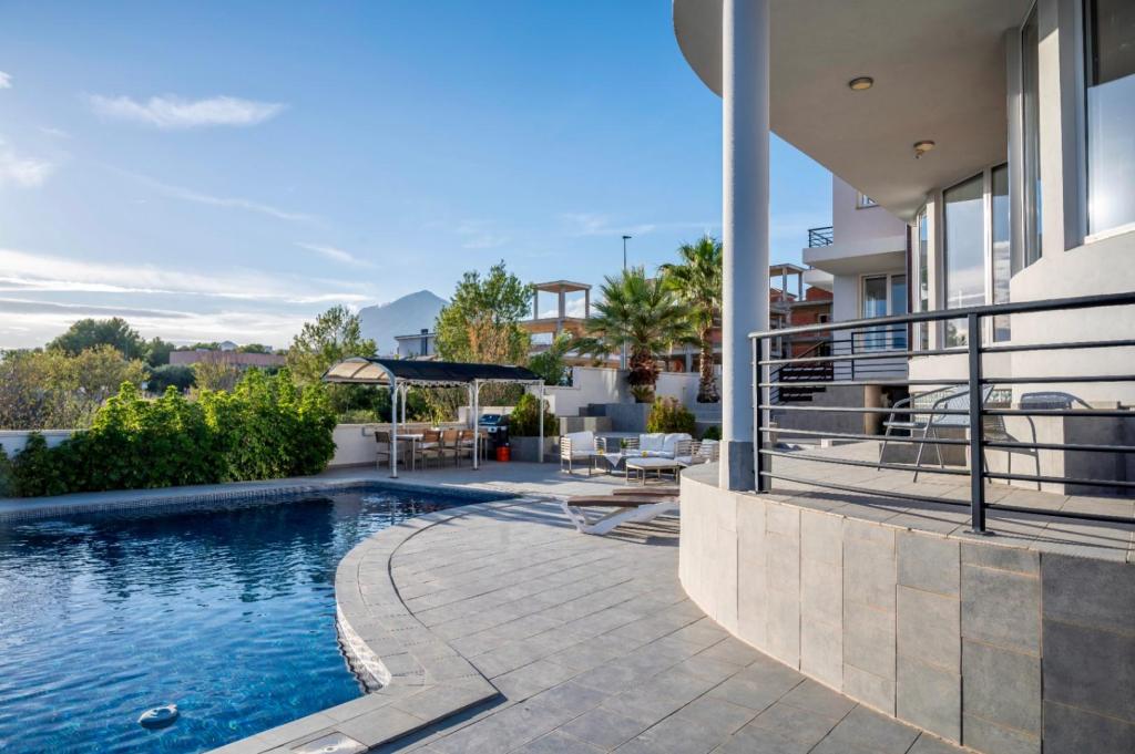 7 bed villa in Alfaz del Pi