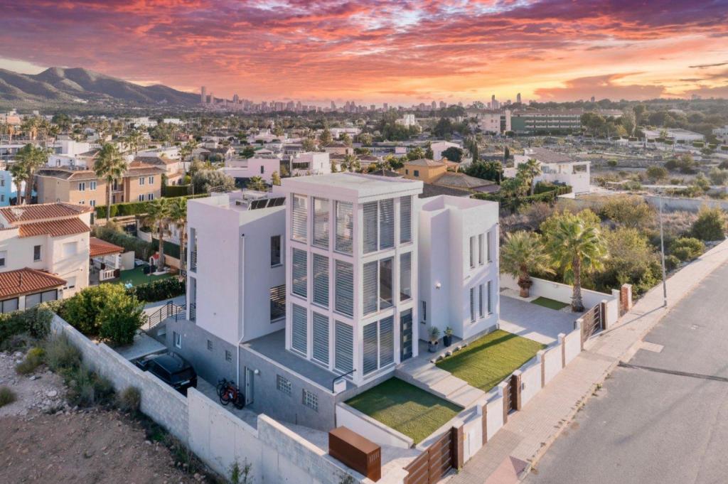 7 bed villa in Alfaz del Pi