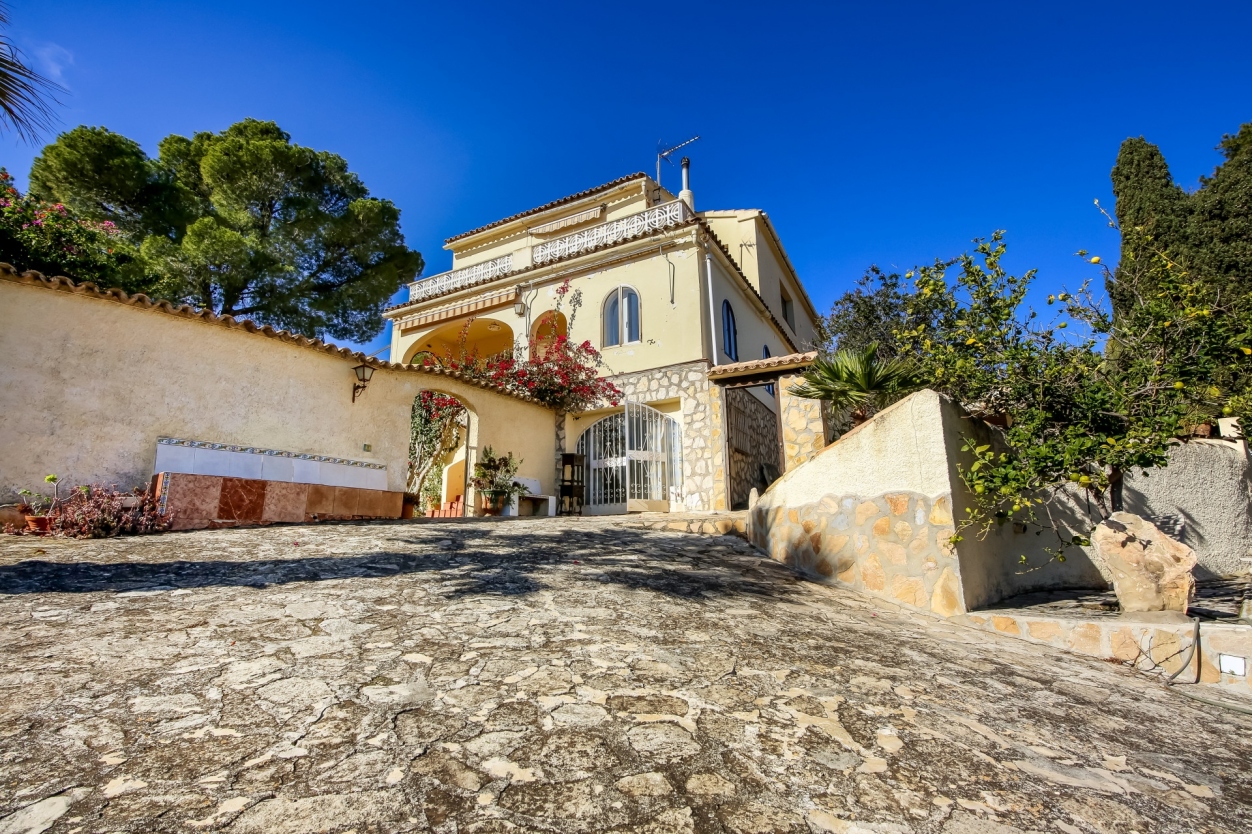 5 bed villa in Moraira