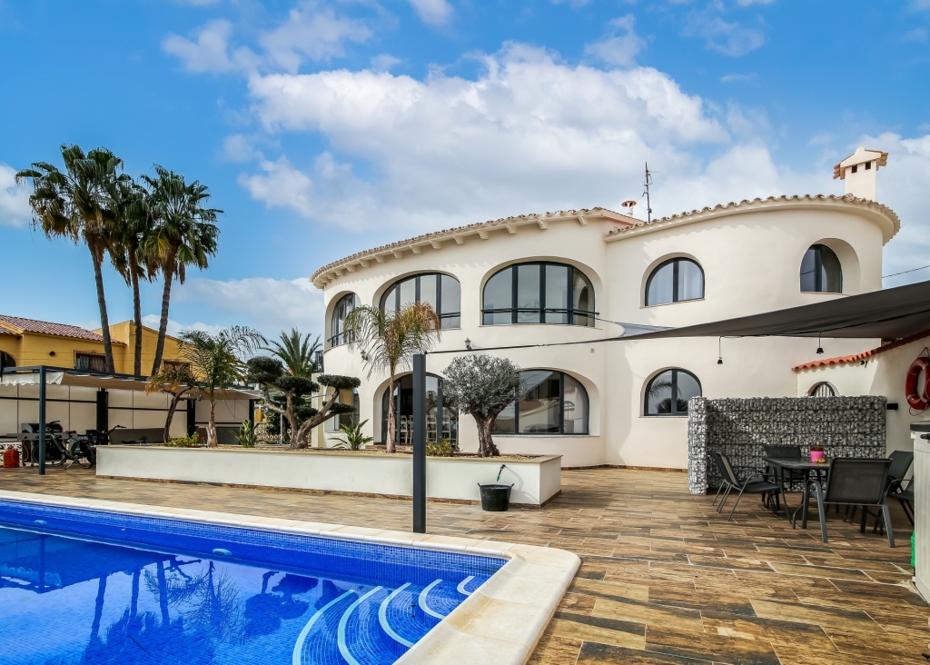 6 bed villa in Calp