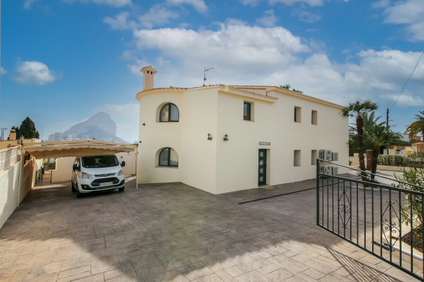 6 bed villa in Calp