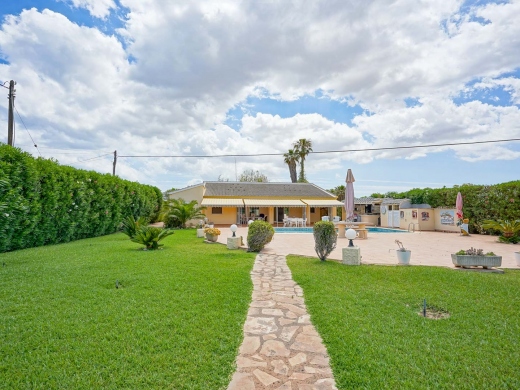 5 bed villa in Els Poblets