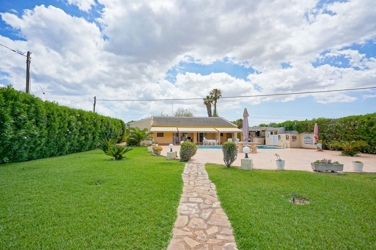 5 bed villa in Els Poblets