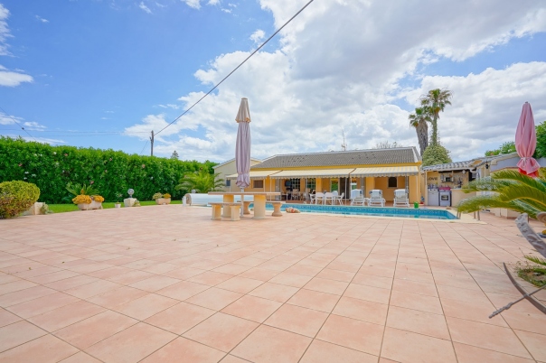 5 bed villa in Els Poblets