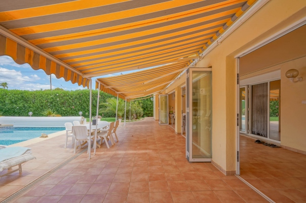 5 bed villa in Els Poblets