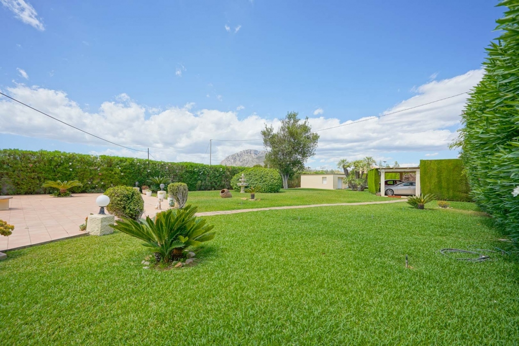 5 bed villa in Els Poblets