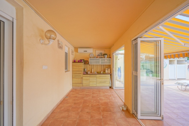 5 bed villa in Els Poblets
