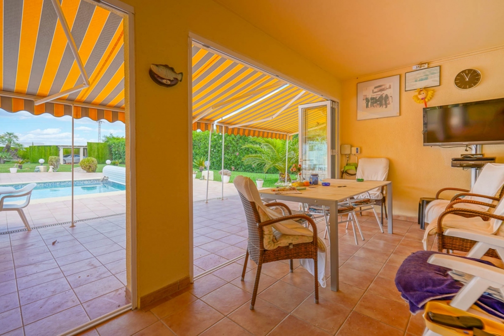 5 bed villa in Els Poblets